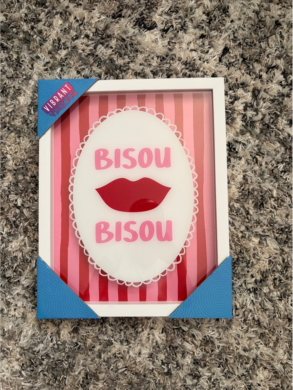 New Bisou Bisou picture wall decor